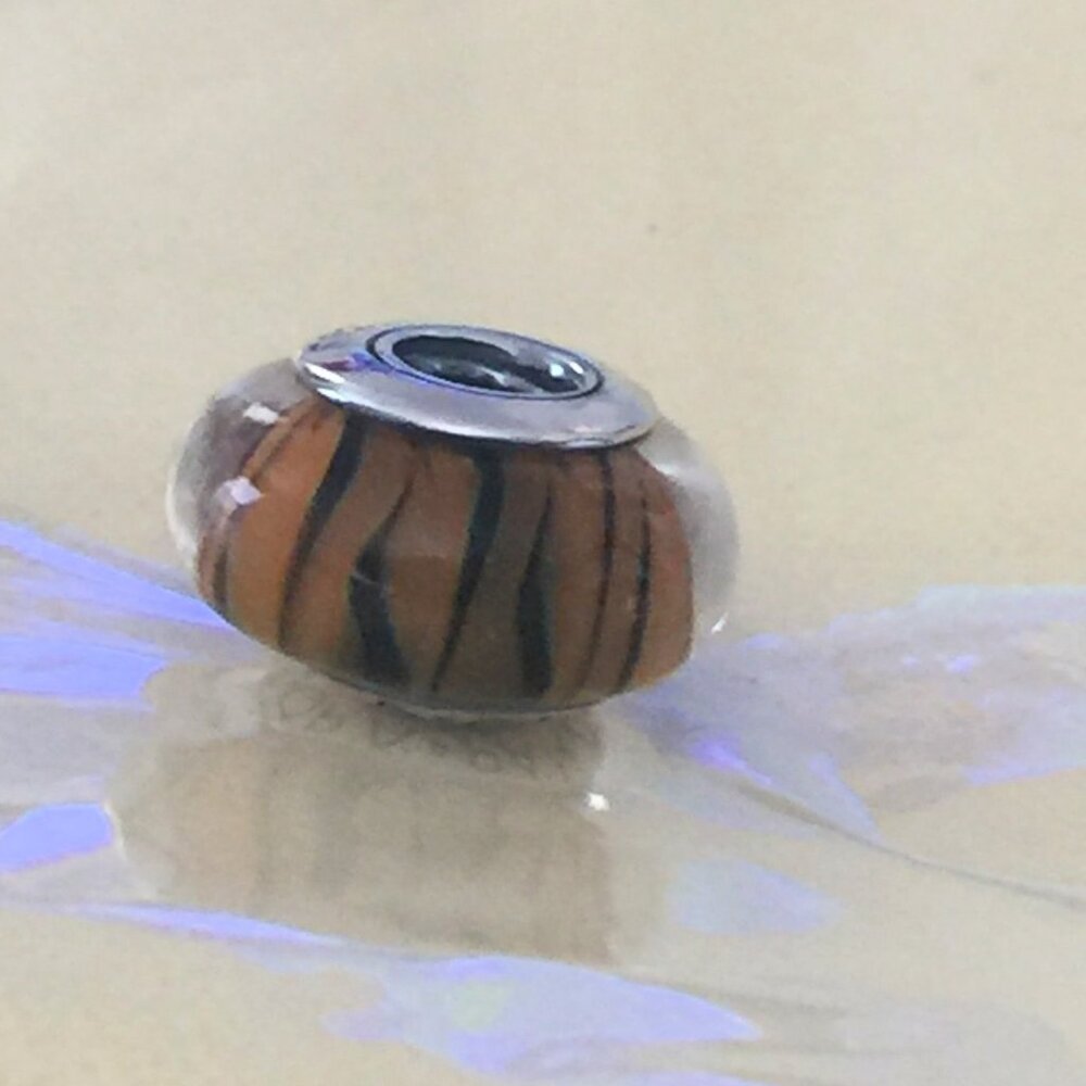NWOT Pandora Bengal Tiger Murano Glass Bead